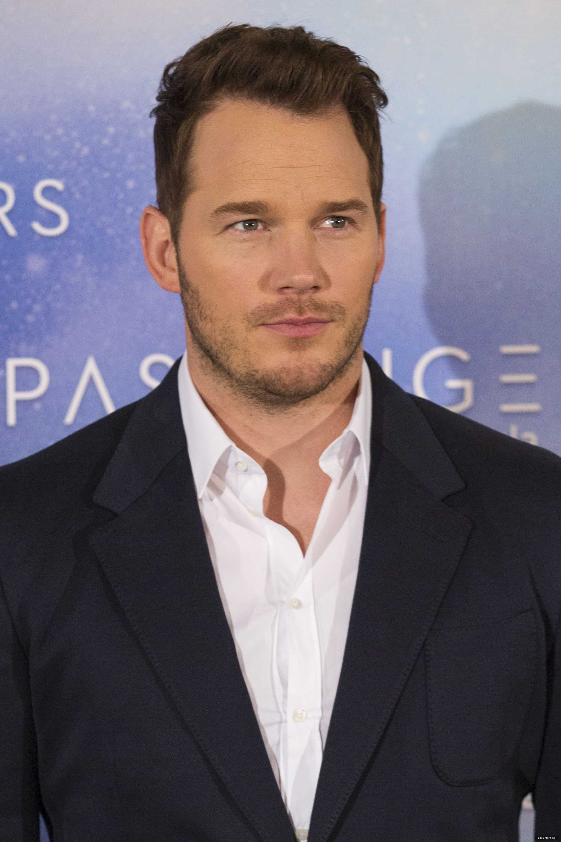 November 30 Passengers Madrid Photocall 3949 Chris Pratt Fan Your Best Online 9030